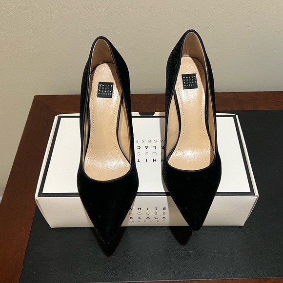 WHBM Olivia Black Velvet Pumps Heels Size 8.5 - Picture 5 of 11